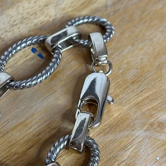 Silver tone women’s large chunky chain bracelet with decorative links - Picture 4 of 6